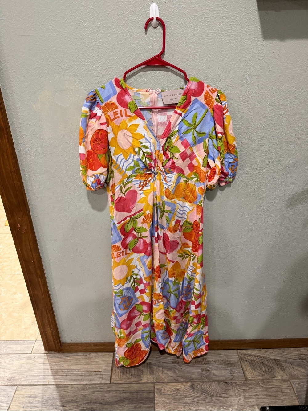 White Closet Multicolor Floral & Fruit Maxi Dress Size Small EUC